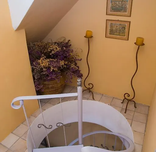 Lydia Luxury Karterados (Santorini)