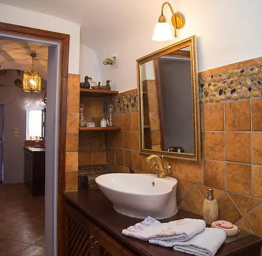 Lydia Luxury Karterados (Santorini)