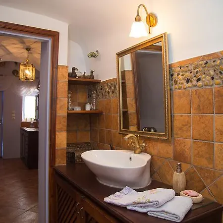 Lydia Luxury Karterados (Santorini)