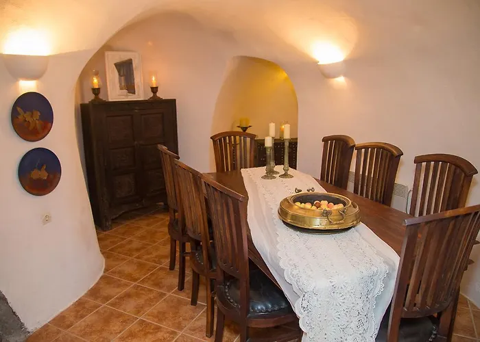 Lydia Luxury * Karterados (Santorini)