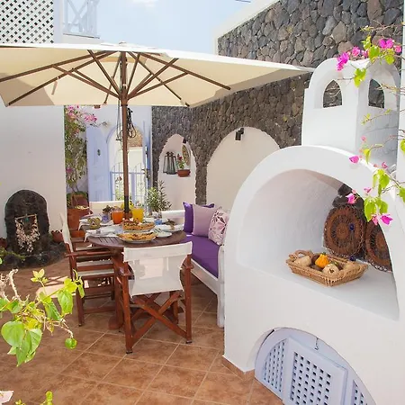 Lydia Luxury * Karterados (Santorini)